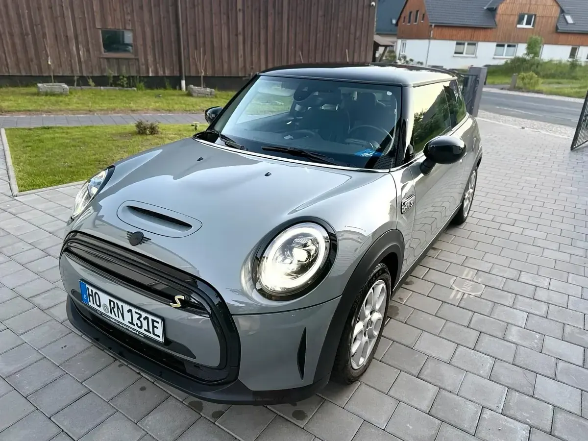 Gebraucht Mini Cooper SE 135 kW (184 PS) 2022 Grau Kleinwagen