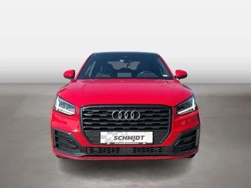 Gebraucht Audi Q2 Ambiente 116 PS (85 kW) 2019 Tangorot metallic SUV