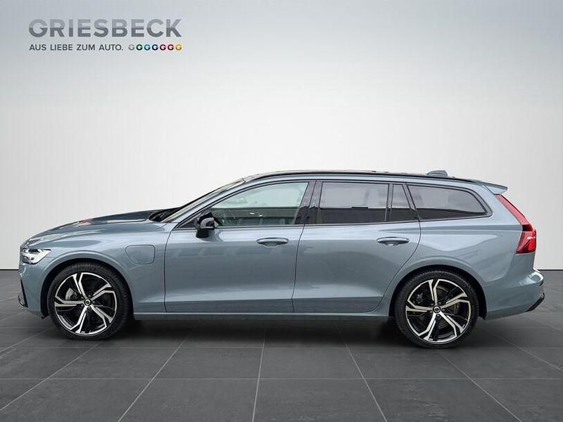 Gebraucht Volvo V60 Plus 455 PS (334 kW) 2023 Thunder grey / metallic Kombi