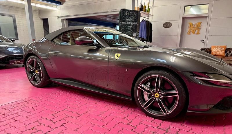 Gebraucht Ferrari Roma 620 PS (456 kW) 2025 Grau Cabrio