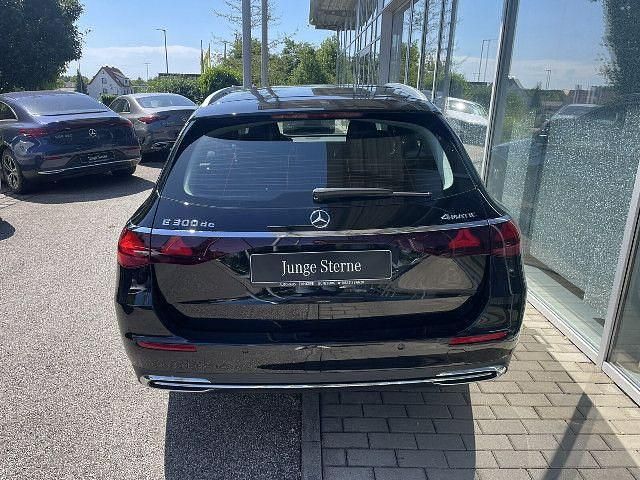 Gebraucht Mercedes E300 313 PS (230 kW) 2024 Lack obsidianschwarz Kombi