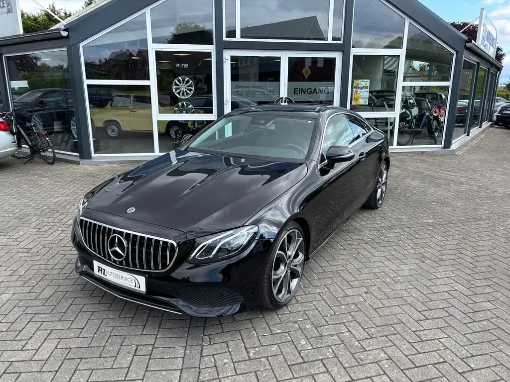 Gebraucht Mercedes E220 Avantgarde 194 PS (142 kW) 2019 Schwarz Coupé