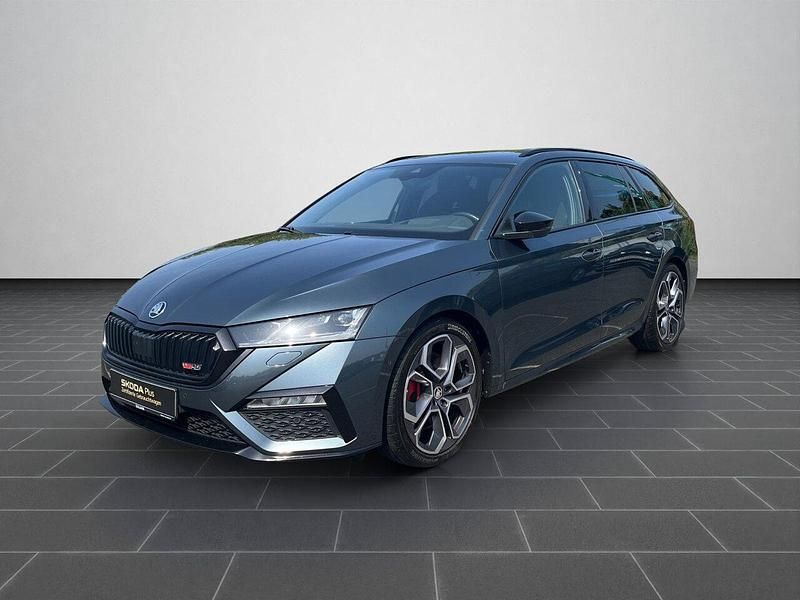 Quarzgrau metallic (metallic) Gebraucht 2021 Skoda Octavia RS Limousine | 29.890 € (Etwas zu teuer) - Bild 1/4