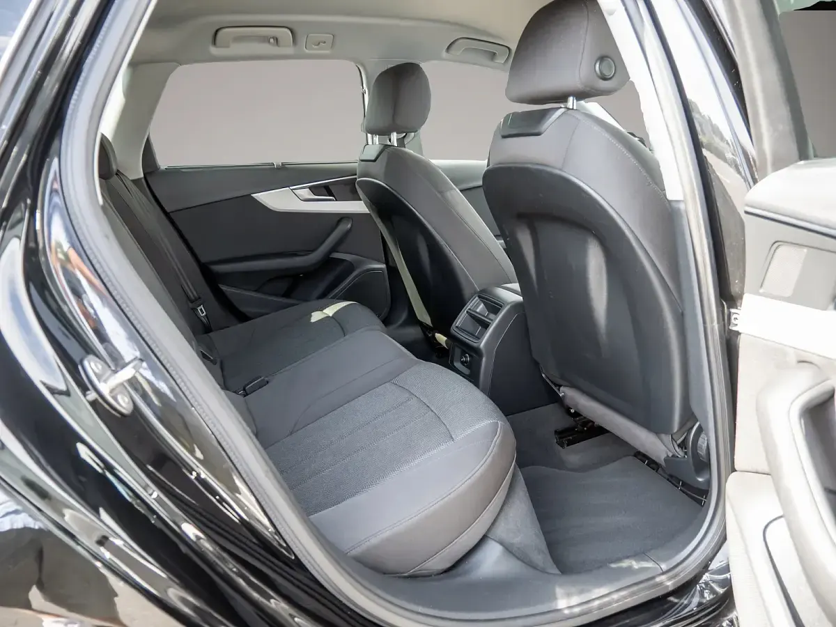 Gebraucht Audi A4 Business 150 PS (110 kW) 2022 Schwarz