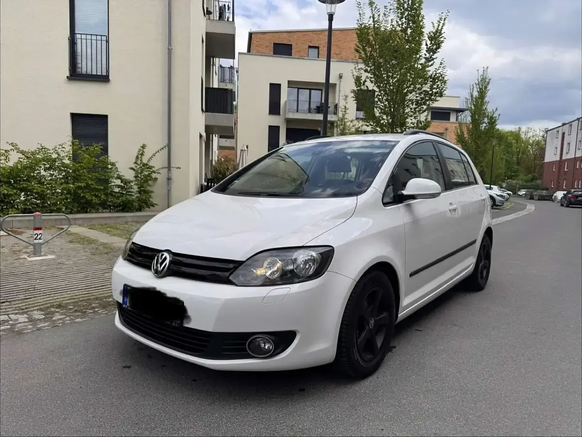 Second-hand VW Golf VII Life 122 CP (89 kW) 2014 Alb Berlinǎ