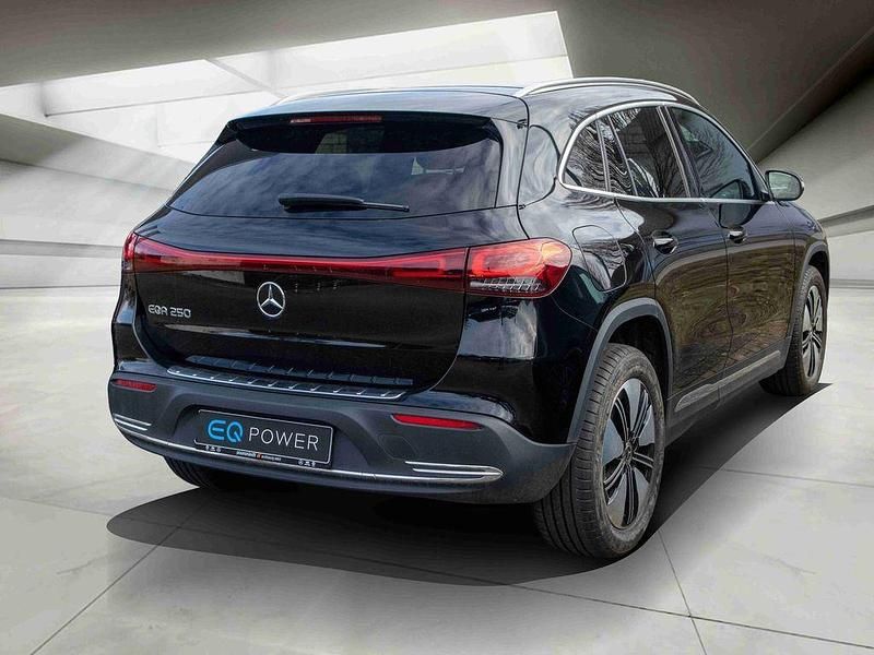 Gebraucht Mercedes EQA250 Progressive 139 kW (190 PS) 2021 Schwarz SUV