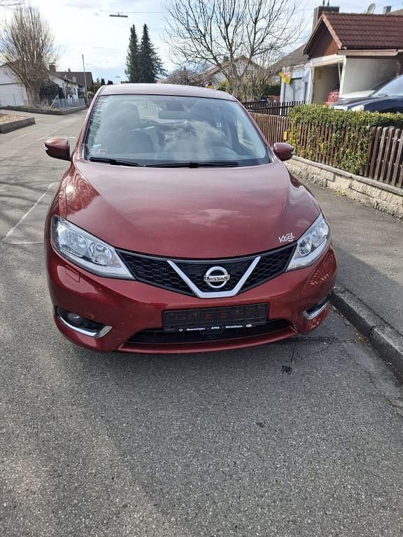 Gebraucht Nissan Pulsar 116 PS (85 kW) 2015 Rot Kleinwagen