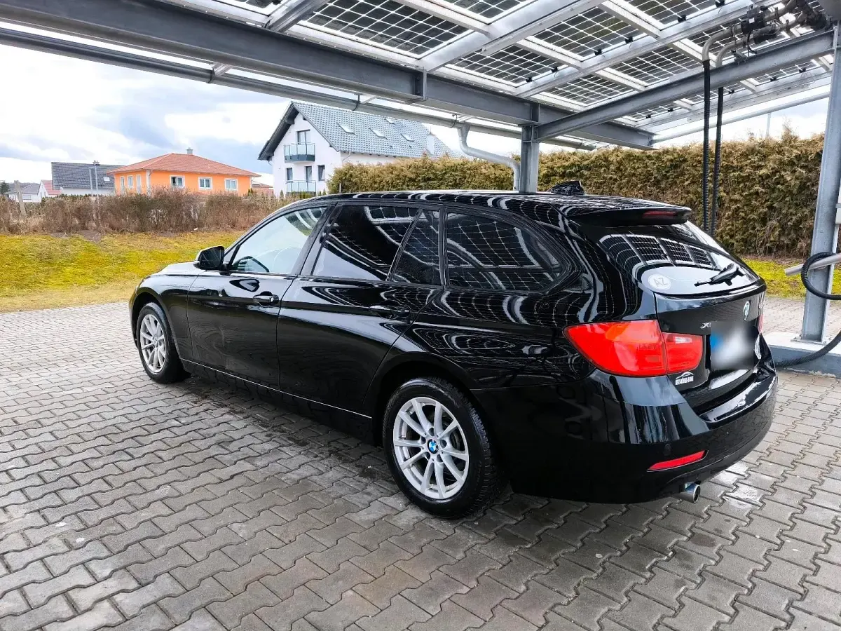 Gebraucht BMW 320 184 PS (135 kW) 2013 Schwarz Kombi