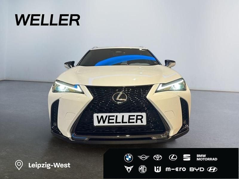Neu Lexus UX 300h Sport Design Packet 199 PS (146 kW) 2026 Fujiweiß SUV