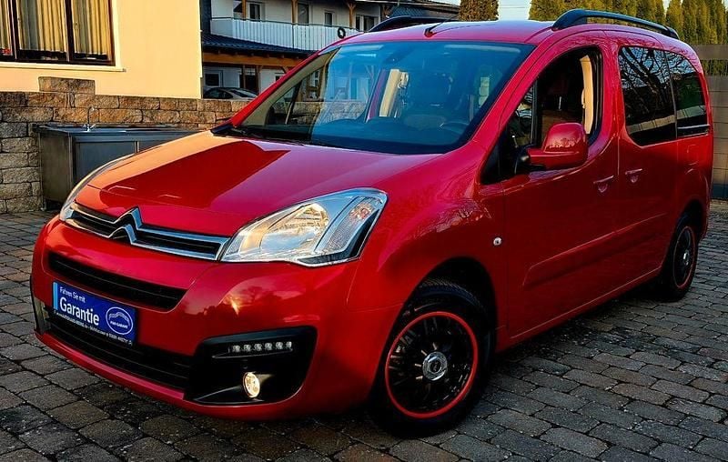Gebraucht Citroën Berlingo Shine 110 PS (80 kW) 2016 Rot Van / Kleinbus
