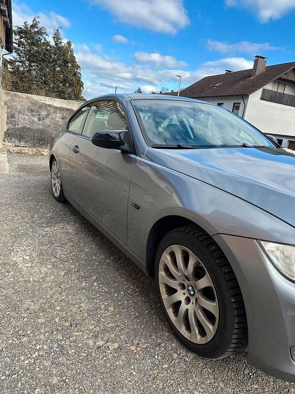 Gebraucht BMW 330 272 PS (200 kW) 2007 Grau Coupé