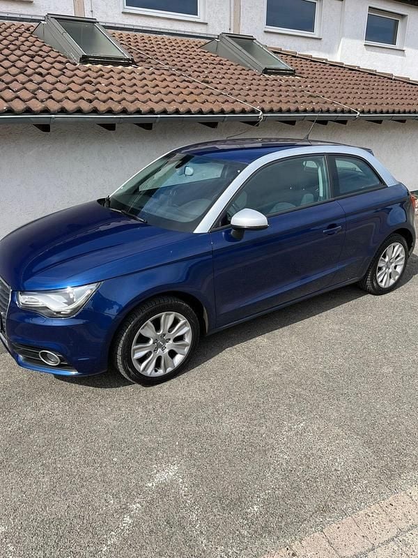 Blau Gebraucht 2010 Audi A1 Kleinwagen | 9.000 € (Guter Preis) - Bild 1/4