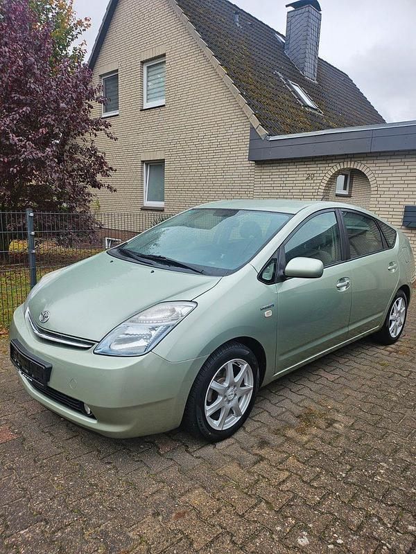 Grün Gebraucht 2007 Toyota Prius Kleinwagen | 4.499 € (Fairer Preis) - Bild 1/4