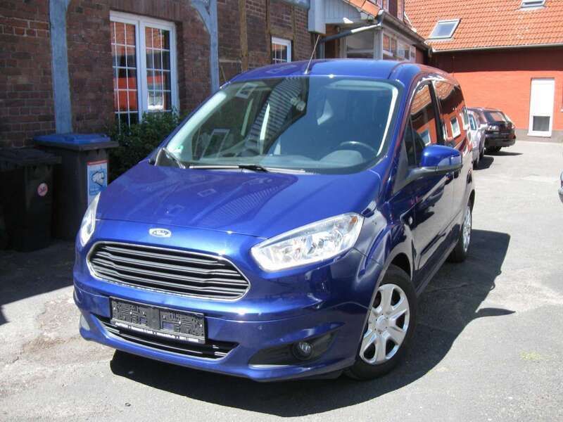 Blau Gebraucht 2016 Ford Tourneo Courier Trend Van / Kleinbus | 5.800 € (Teuer) - Bild 1/4