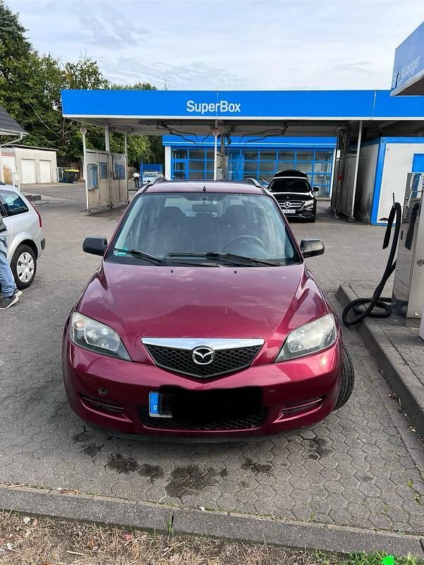 Rot Gebraucht 2004 Mazda 2 Limousine | 500 € (Superpreis) - Bild 1/4
