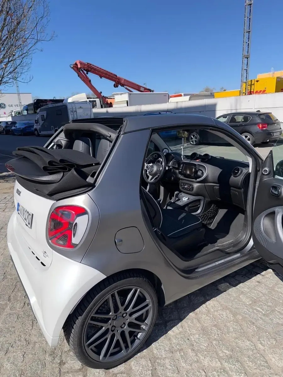 Usata Smart ForTwo Cabrio Brabus 90 CV (66 kW) 2018 Bianco Cabrio