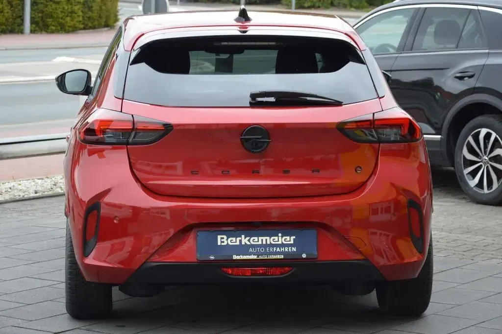 Używany Opel Corsa-e 114 kW (156 KM) 2024 Czerwony Hatchback