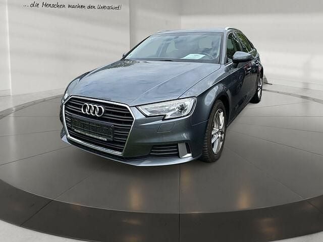 Gebraucht Audi A3 Sport 150 PS (110 kW) 2019 Grau Limousine