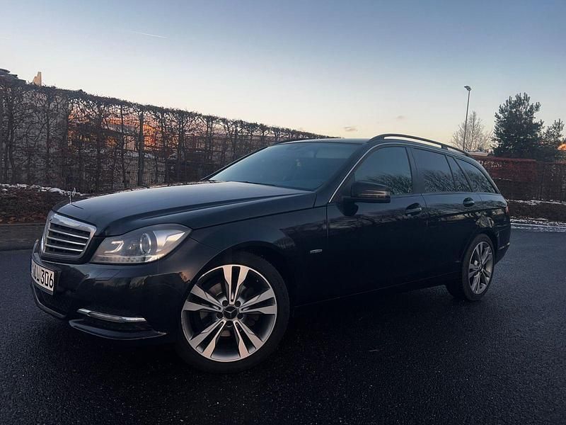 Gebraucht Mercedes C250 204 PS (150 kW) 2011 Schwarz Kombi