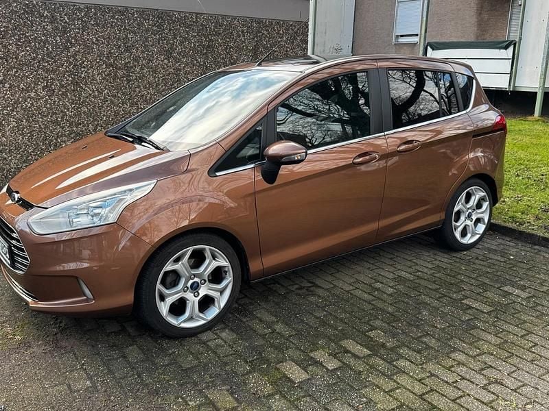 Gebraucht Ford B-MAX 95 PS (69 kW) 2013 Braun Van / Kleinbus
