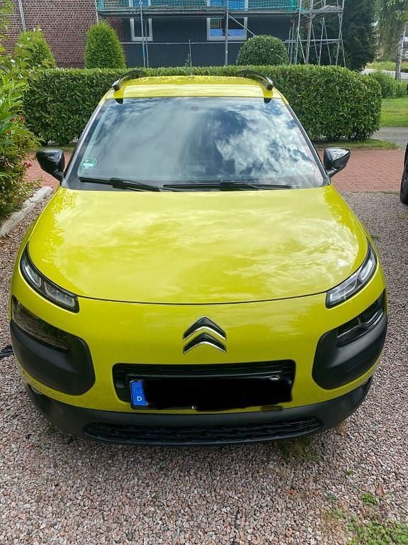Gelb Gebraucht 2015 Citroën C4 Live Limousine | 7.000 € (Fairer Preis) - Bild 1/4