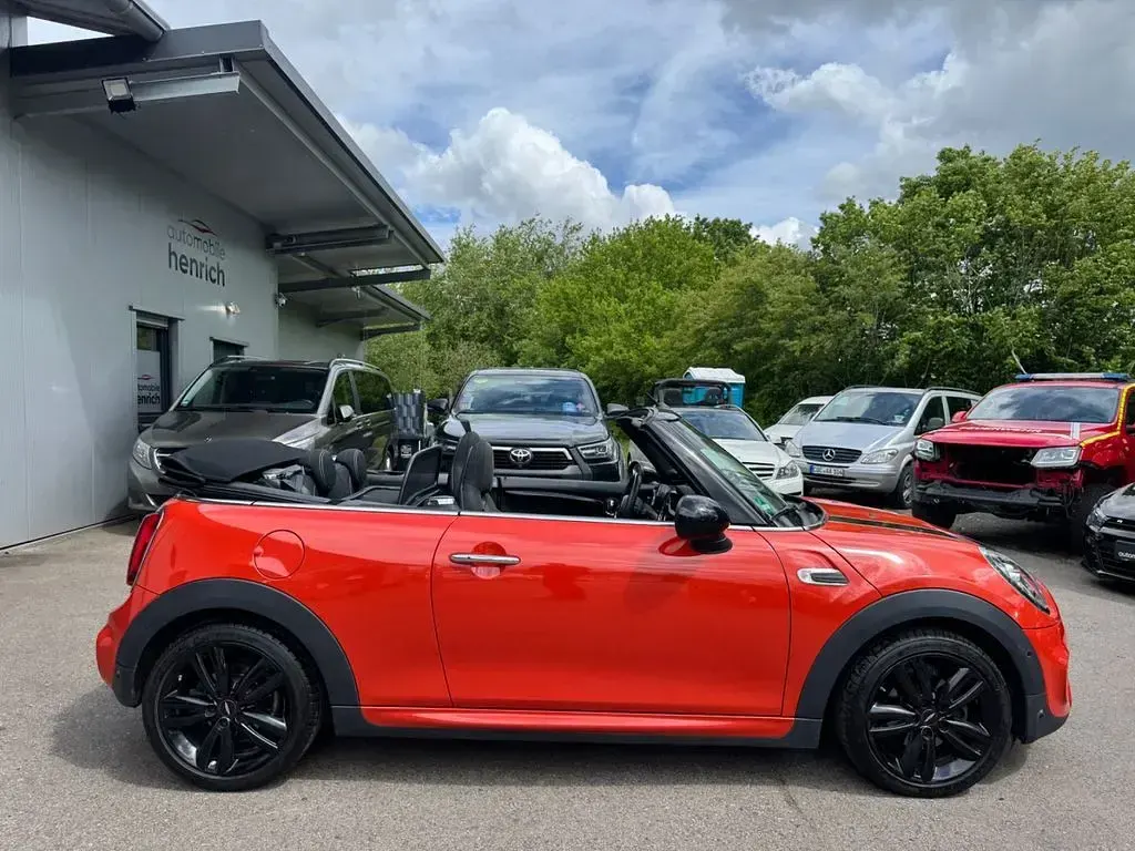 Gebraucht Mini Cooper Cabriolet 136 PS (100 kW) 2019 Solaris orange Cabrio