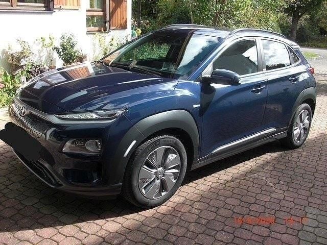 Blau Gebraucht 2021 Hyundai Kona Prime SUV | 17.900 € (Guter Preis) - Bild 1/4