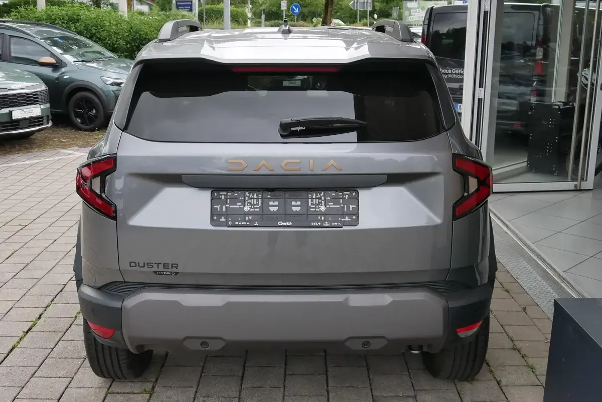 Gebraucht Dacia Duster Extreme 141 PS (103 kW) 2024 Dolomitgrau metallic SUV