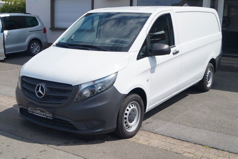 Weiß Gebraucht 2020 Mercedes Vito Van / Kleinbus | 19.890 € (Superpreis) - Bild 1/4