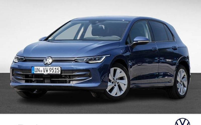 Gebraucht VW Golf VIII Life 204 PS (150 kW) 2025 Blau Limousine