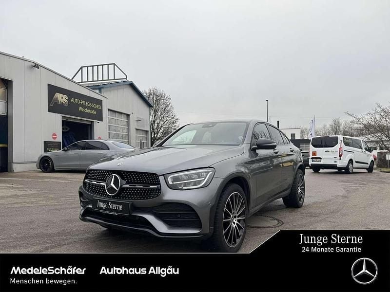 Selenitgrau (metallic) Gebraucht 2021 Mercedes GLC300 AMG SUV | 46.740 € (Teuer) - Bild 1/4