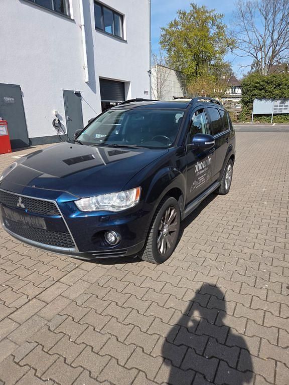 Gebraucht Mitsubishi Outlander Intense 156 PS (114 kW) 2012 Blau SUV