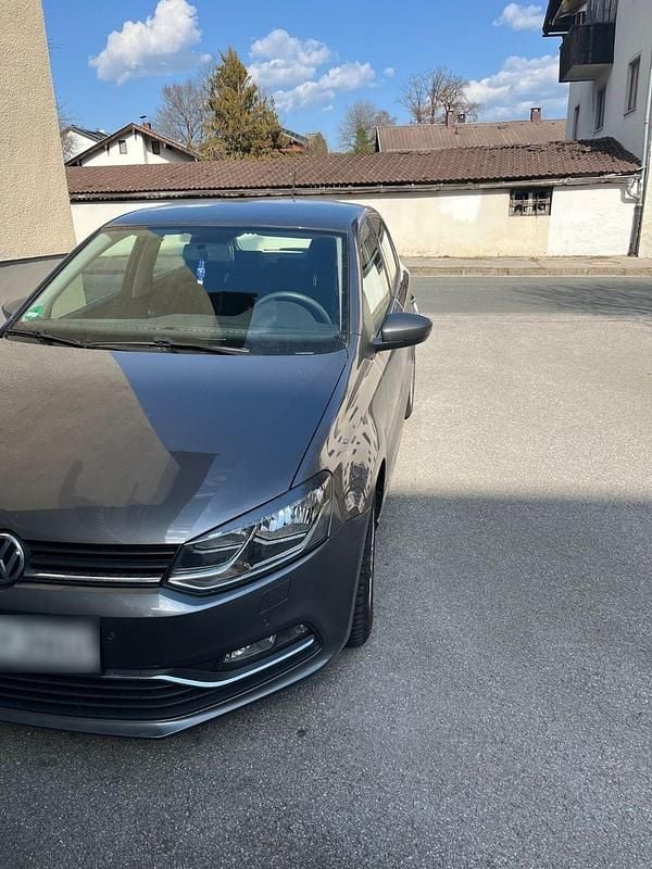Gebraucht VW Polo 75 PS (55 kW) 2015 Grau Kleinwagen