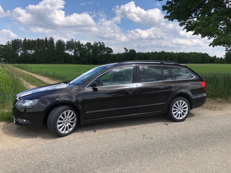 Braun Gebraucht 2014 Skoda Superb Ambition Kombi | 9.200 € (Fairer Preis) - Bild 1/4