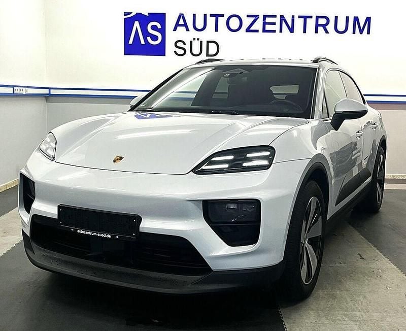 Grau Gebraucht 2025 Porsche Macan 4 Electric SUV | 70.900 € (Guter Preis) - Bild 1/4