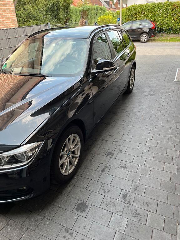 Gebraucht BMW 320 Advantage 190 PS (139 kW) 2019 Schwarz Kombi