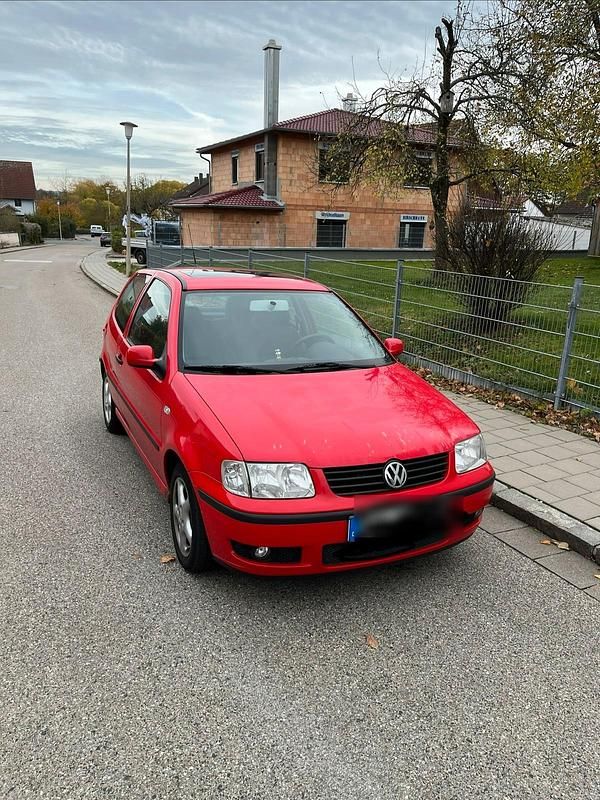 Rot Gebraucht 2000 VW Polo Kleinwagen | 500 € - Bild 1/4