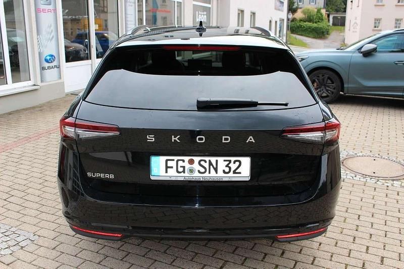 Gebraucht Skoda Superb Selection 150 PS (110 kW) 2025 Ebony schwarz metallic Kombi