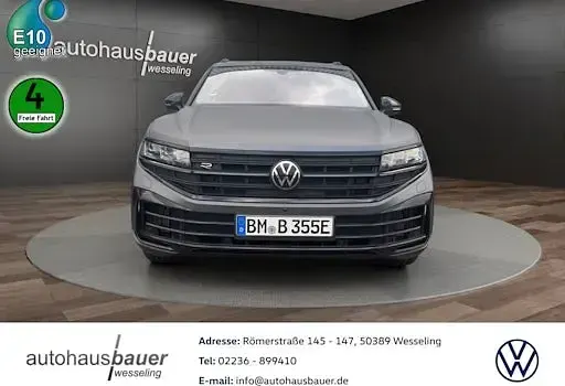 Gebraucht VW Touareg R 462 PS (339 kW) 2025 Siliziumgrey matt SUV