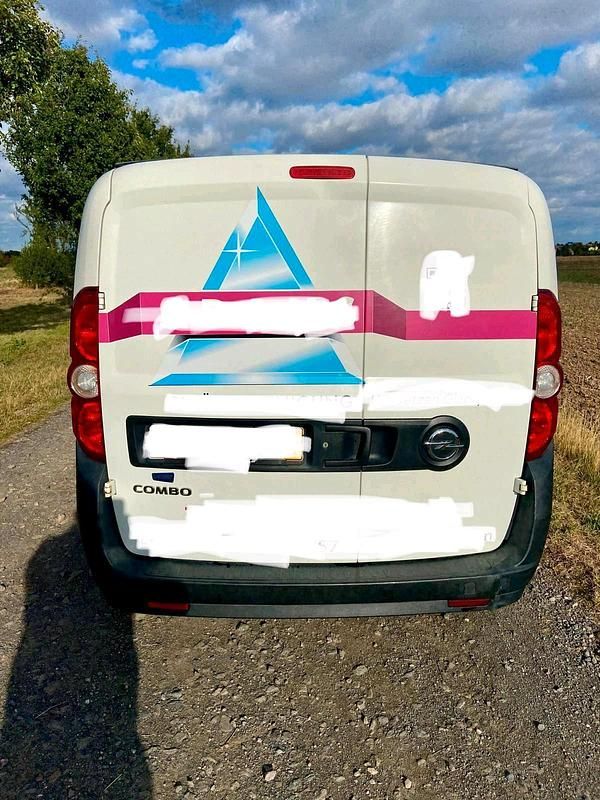 Gebraucht Opel Combo 88 PS (64 kW) 2017 Weiß Van / Kleinbus