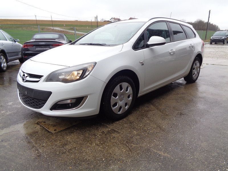 Gebraucht Opel Astra 110 PS (80 kW) 2012 Weiß Kombi