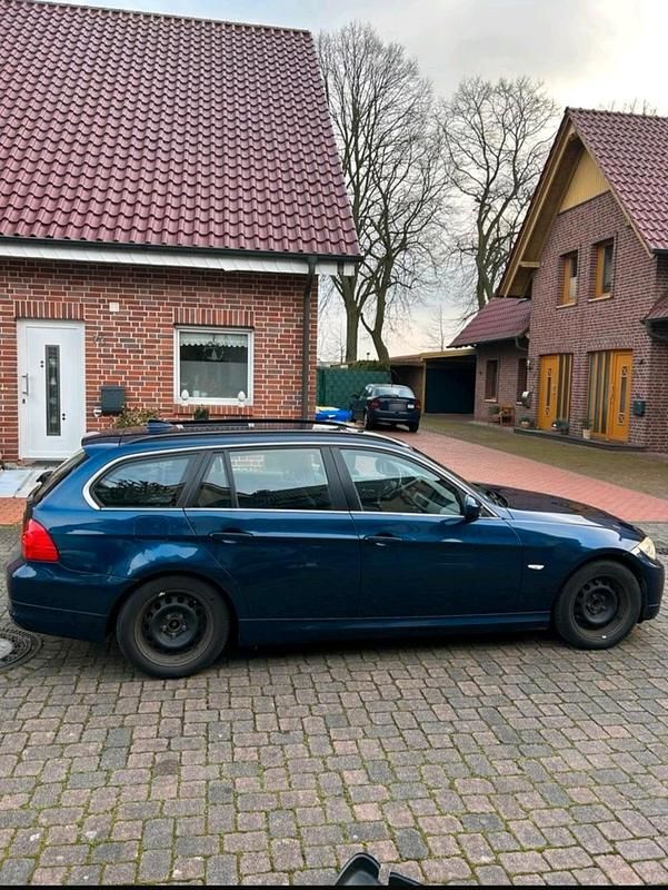Second-hand BMW 525 218 CP (160 kW) 2010 Albastru Break