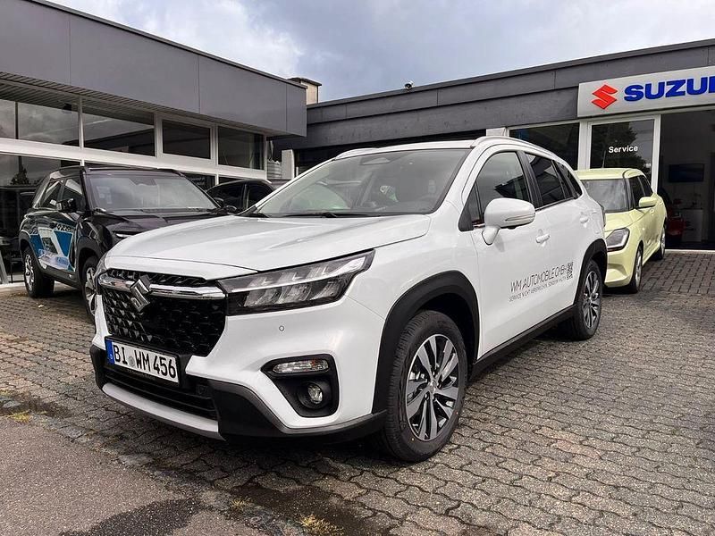 Weiß Neu 2025 Suzuki SX4 S-Cross Comfort+ SUV | 29.980 € (Fairer Preis) - Bild 1/4