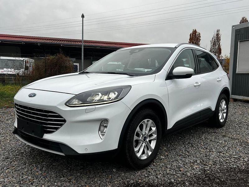 Gebraucht Ford Kuga Titanium 120 PS (88 kW) 2020 Weiß SUV
