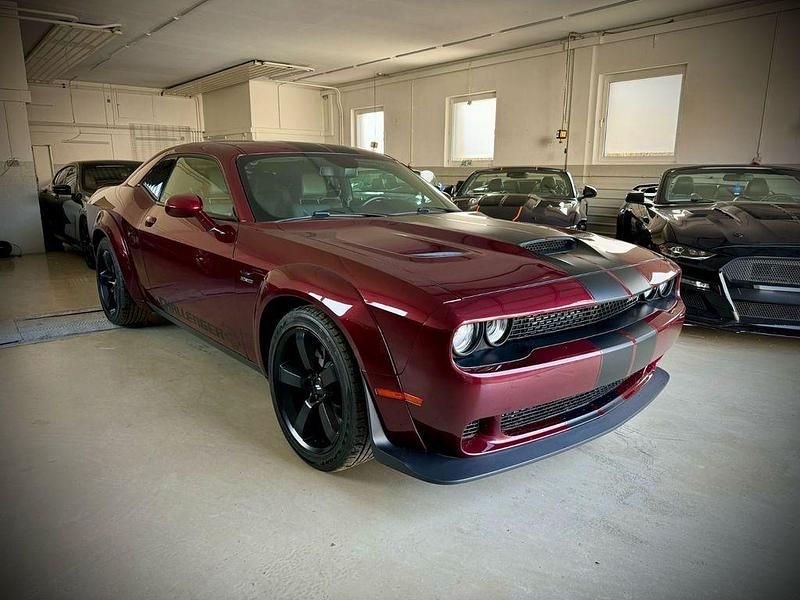 Rot Gebraucht 2018 Dodge Challenger Coupé | 29.491 € (Fairer Preis) - Bild 1/4