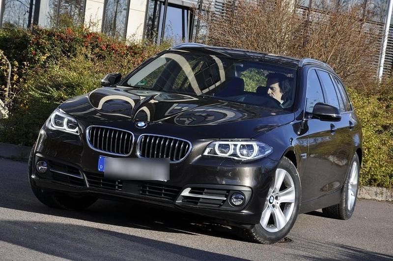 Grau Gebraucht 2013 BMW 520 Kombi | 7.900 € (Superpreis) - Bild 1/2