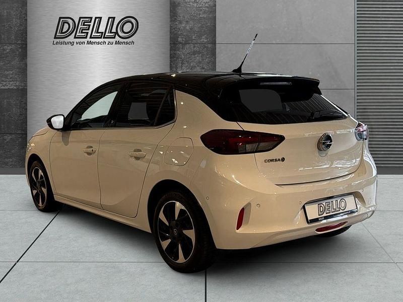 Gebraucht Opel Corsa-e Elegance 100 kW (136 PS) 2022 Jade weiss/arktis weiss Kleinwagen