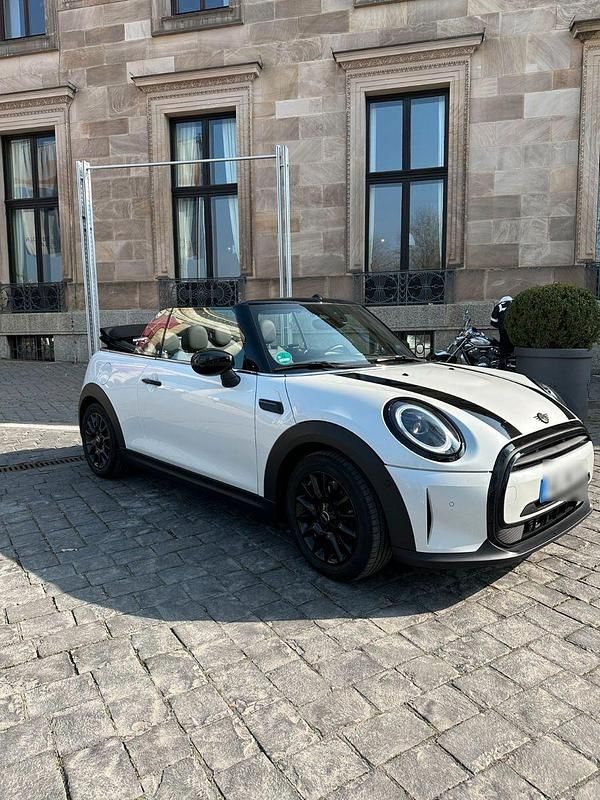 Gebraucht Mini Cooper Cabriolet Classic 136 PS (100 kW) 2024 Weiß Cabrio