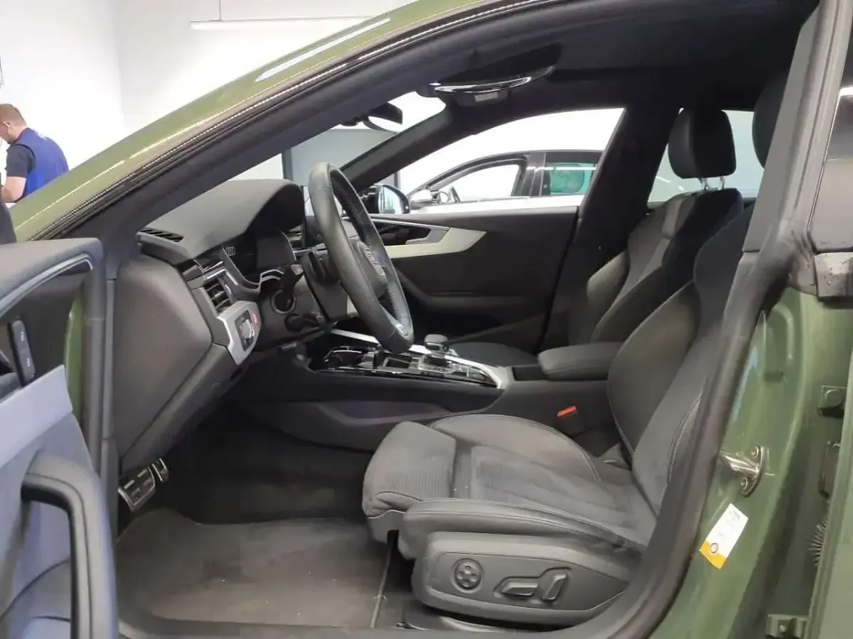 Gebraucht Audi S5 Competition 341 PS (250 kW) 2024 Distriktgrün metallic Limousine