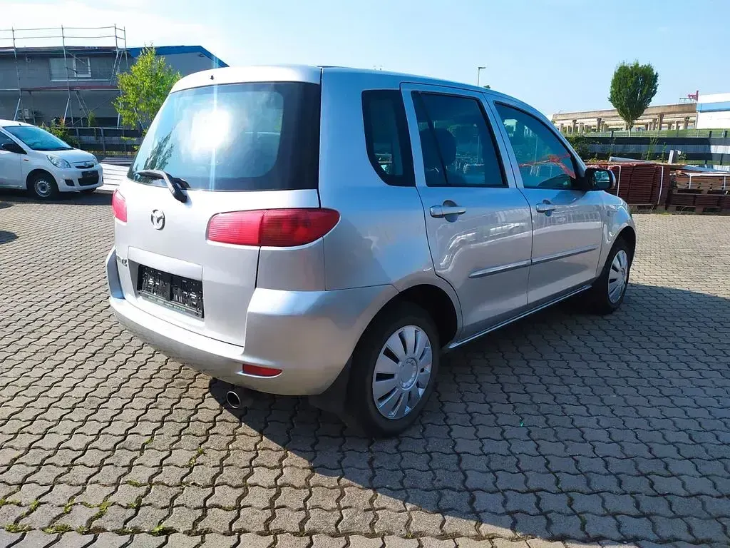Gebraucht Mazda 2 Exclusive 80 PS (58 kW) 2005 Silber Kleinwagen